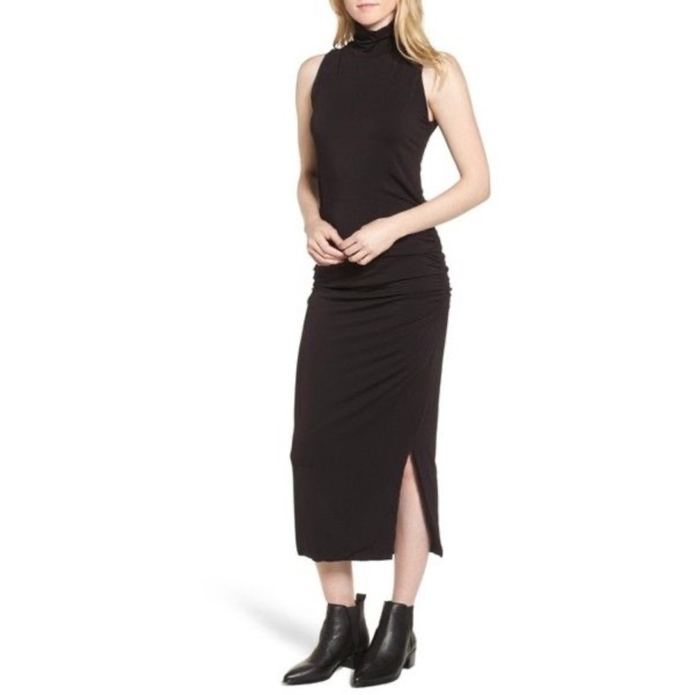 AMOUR VERT Turtleneck‎ Maxi Dress in Black
